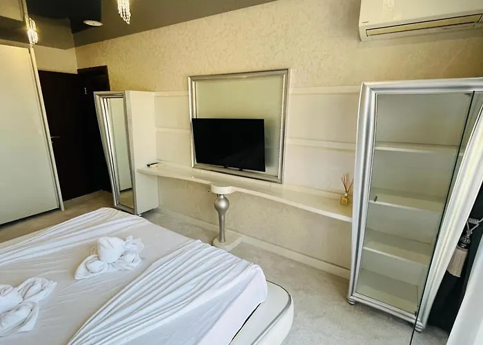 Paradadiso B 307 Two Bedroom Sea View شقة *