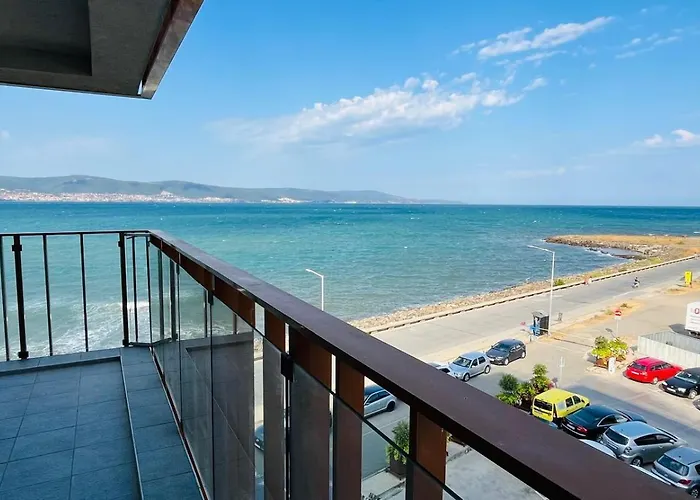 Paradadiso B 307 Two Bedroom Sea View شقة