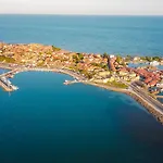 Paradadiso B 307 Two Bedroom Sea View Апартаменты
