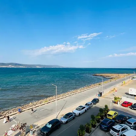 Paradadiso B 307 Two Bedroom Sea View Апартамент