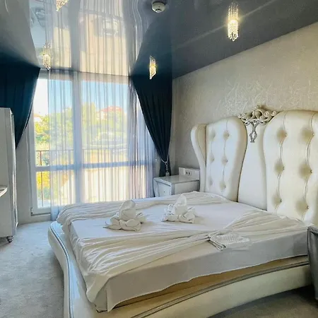 Paradadiso B 307 Two Bedroom Sea View Апартаменты *