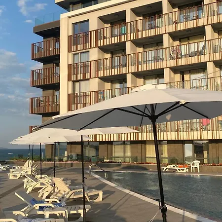 Paradadiso B 307 Two Bedroom Sea View Апартаменты *
