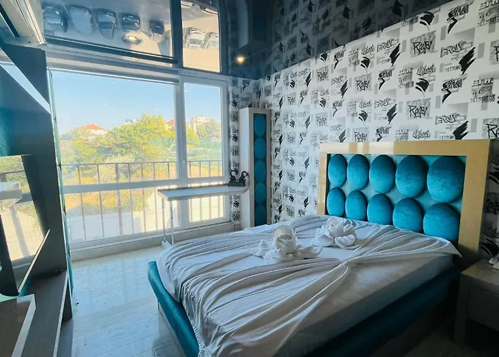 Paradadiso B 307 Two Bedroom Sea View *